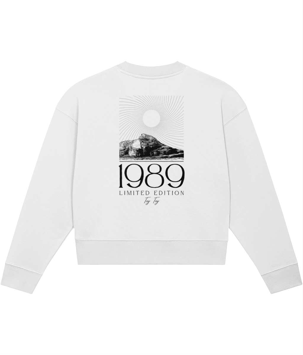 TayTay, Tay Tay 1989 Limited Edition Crop-Sweatshirt, Exclusive Tay Tay 1989 Limited Edition Crop Sweatshirt featuring this beautiful design on the back of the garment.Weight: 300gsm Material: 85% organic ring-spun combed cotton, 15% recycled polyester. S